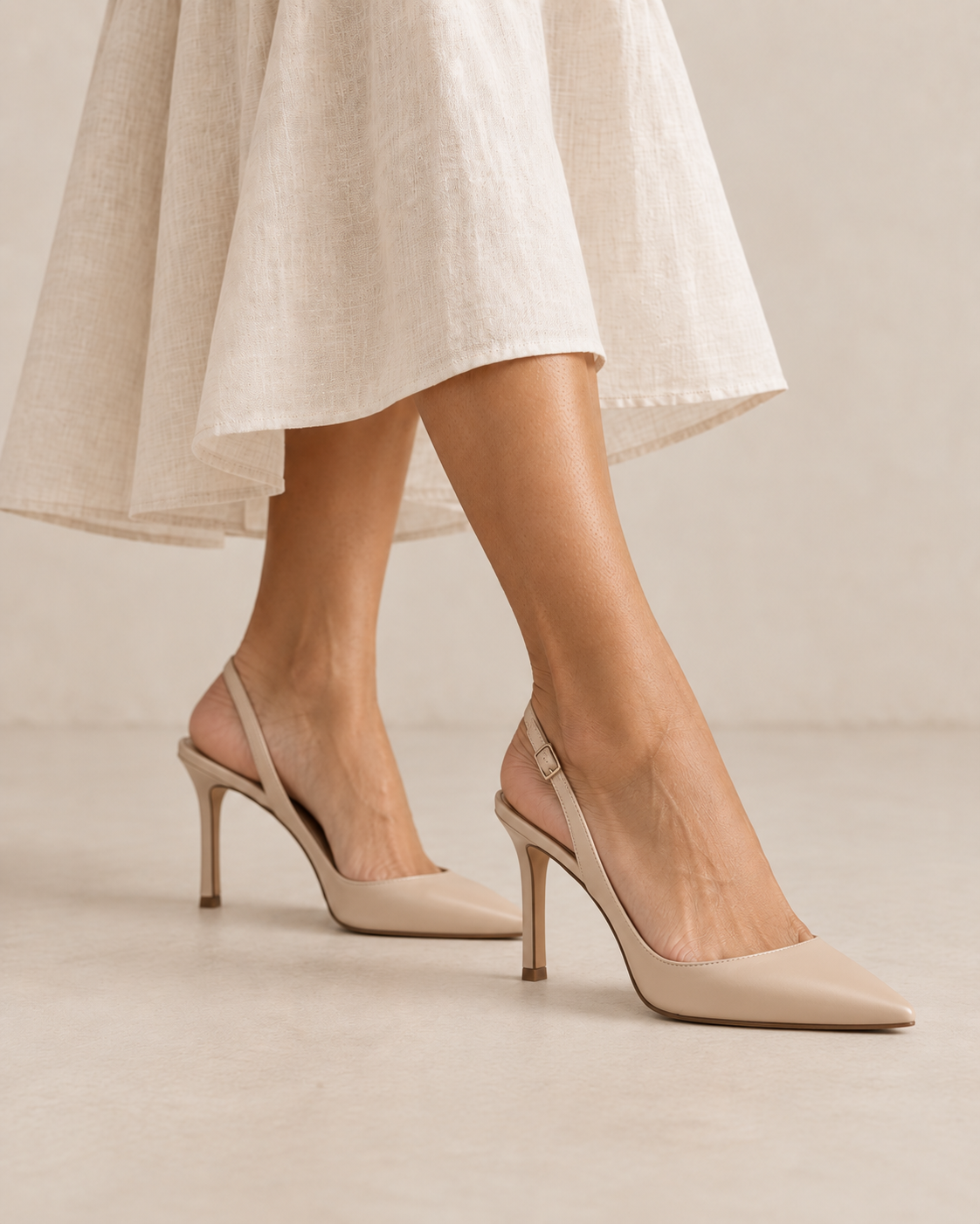 LOECY Slingback Heels in nude, detail view